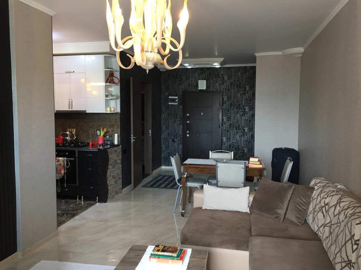 Apartment In Yalchin Star Residence 巴统 外观 照片